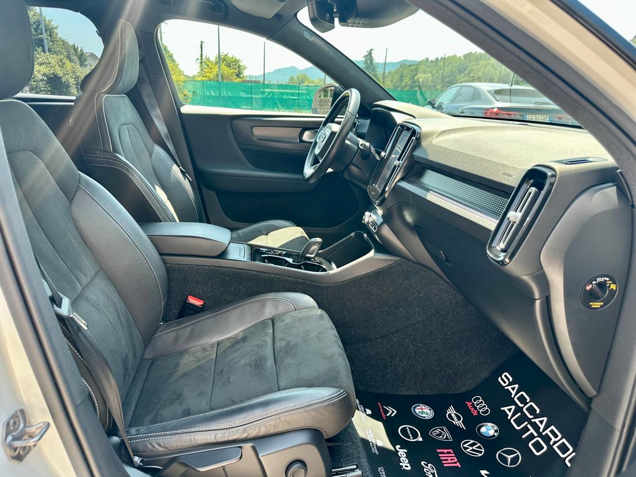 Volvo XC40 2.0 D4 R-Design 190cv AWD | PREZZO PROMO