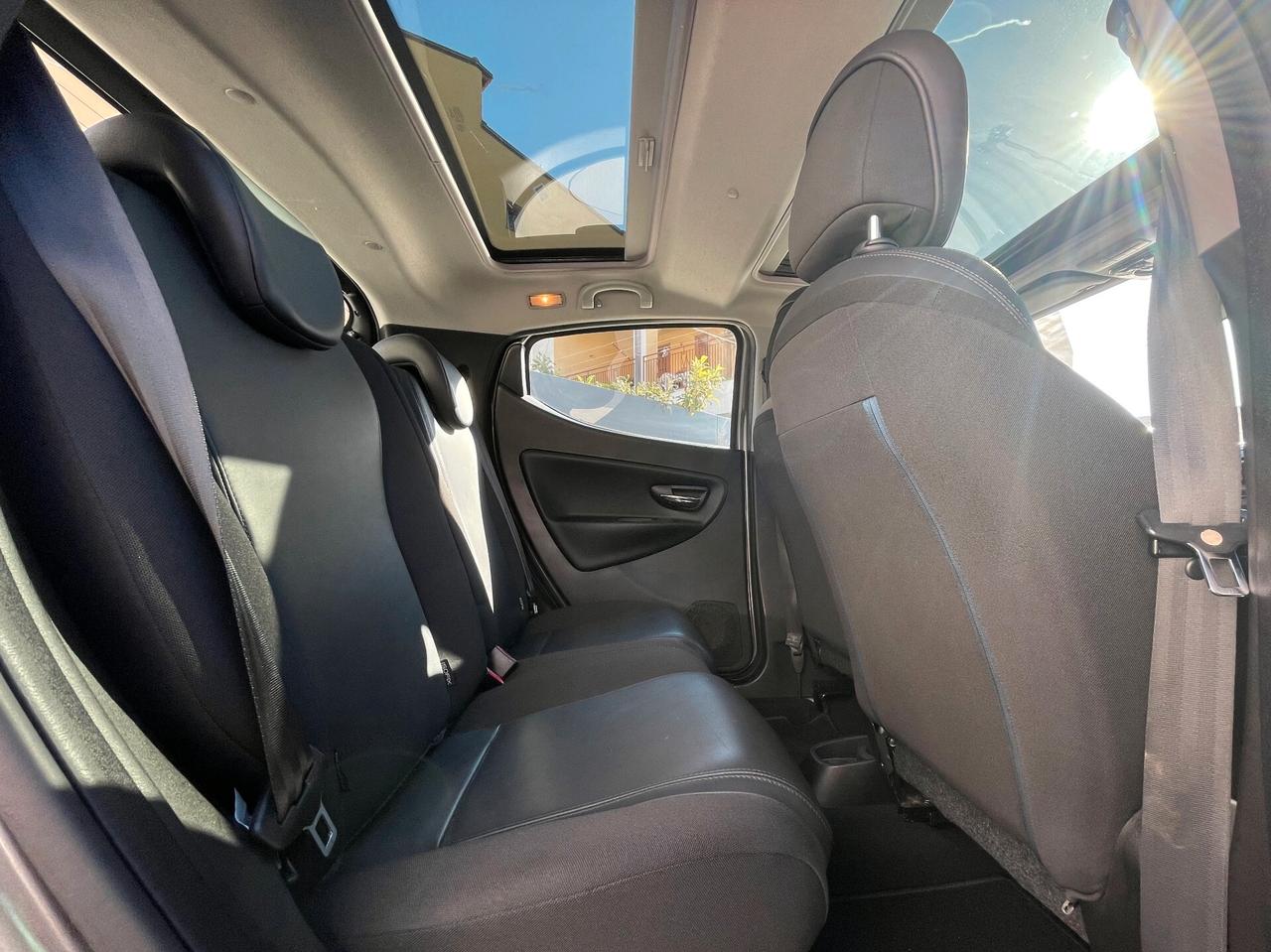LANCIA YPSILON AUTOMATICA S&S Platinum TETTO APRIBILE