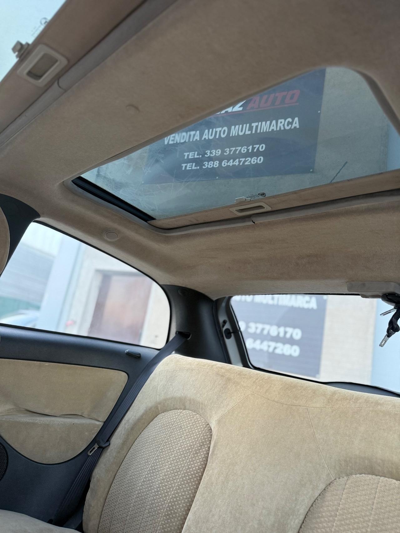 Lancia Ypsilon 1.2 16V Platino