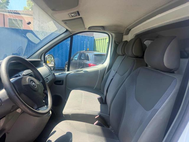OPEL Vivaro 27 2.0 CDTI 120CV PC-TN Furgone Vetrato Bellissima