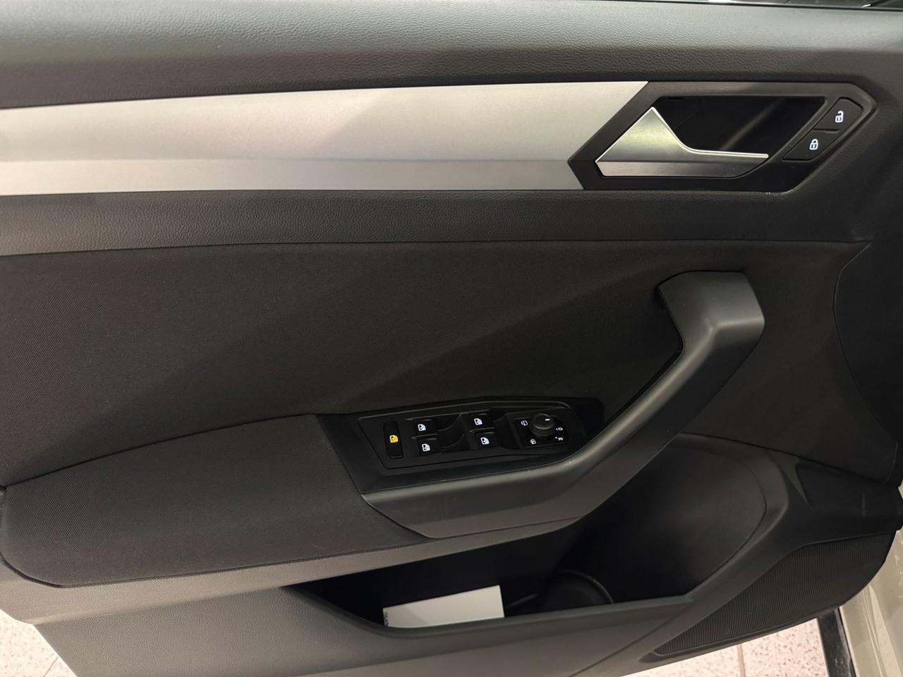 VOLKSWAGEN T-Roc 2022 1.0 tsi Life 110cv