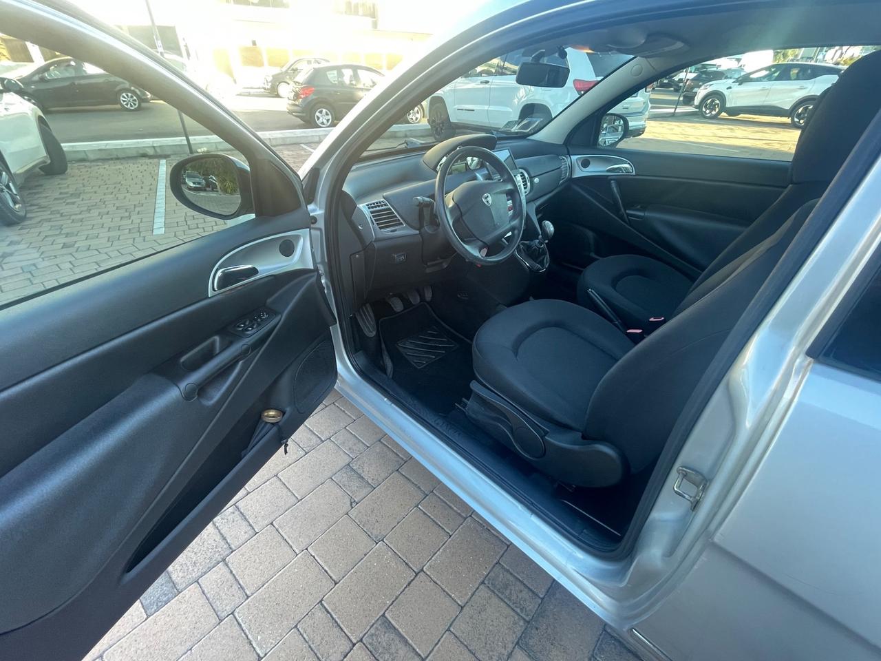 Lancia Ypsilon 1.4 Unyca Ecochic GPL 77 cv