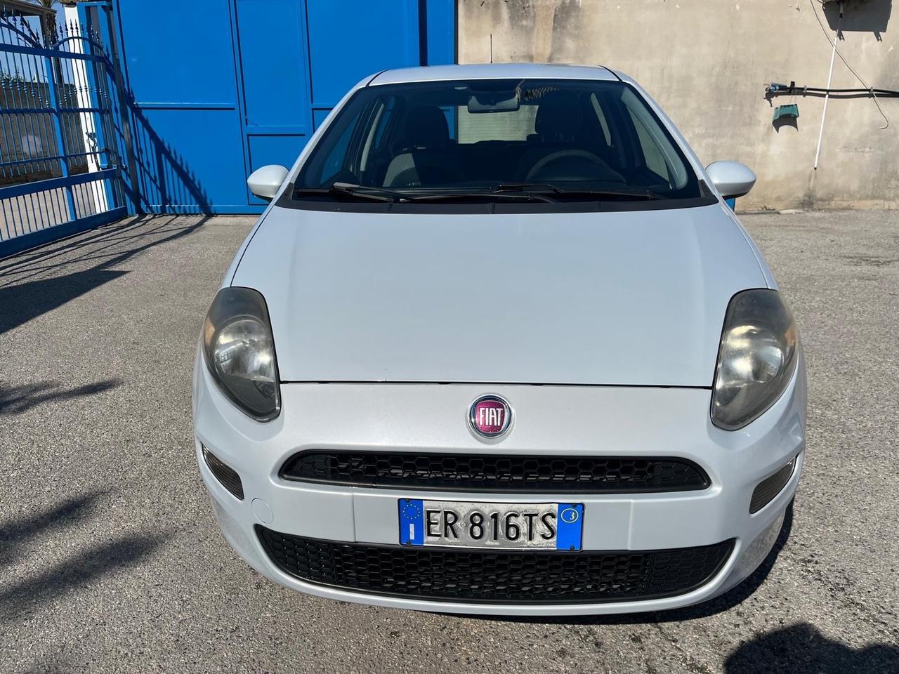Fiat Grande Punto g.punto-5P-1.4 metano-8v-full-2013
