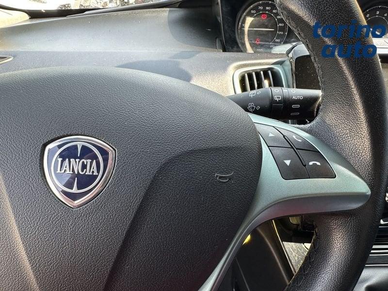 Lancia Ypsilon 1.0 FireFly 70cv Hybrid Silver