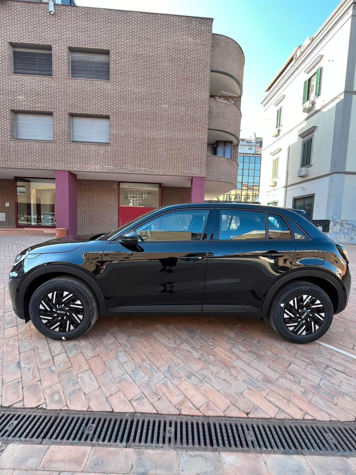 Fiat 600 Hybrid DCT MHEV La Prima TUA A NOLEGGIO GIORNALIERO - MENSILE - LUNGO TERMINE