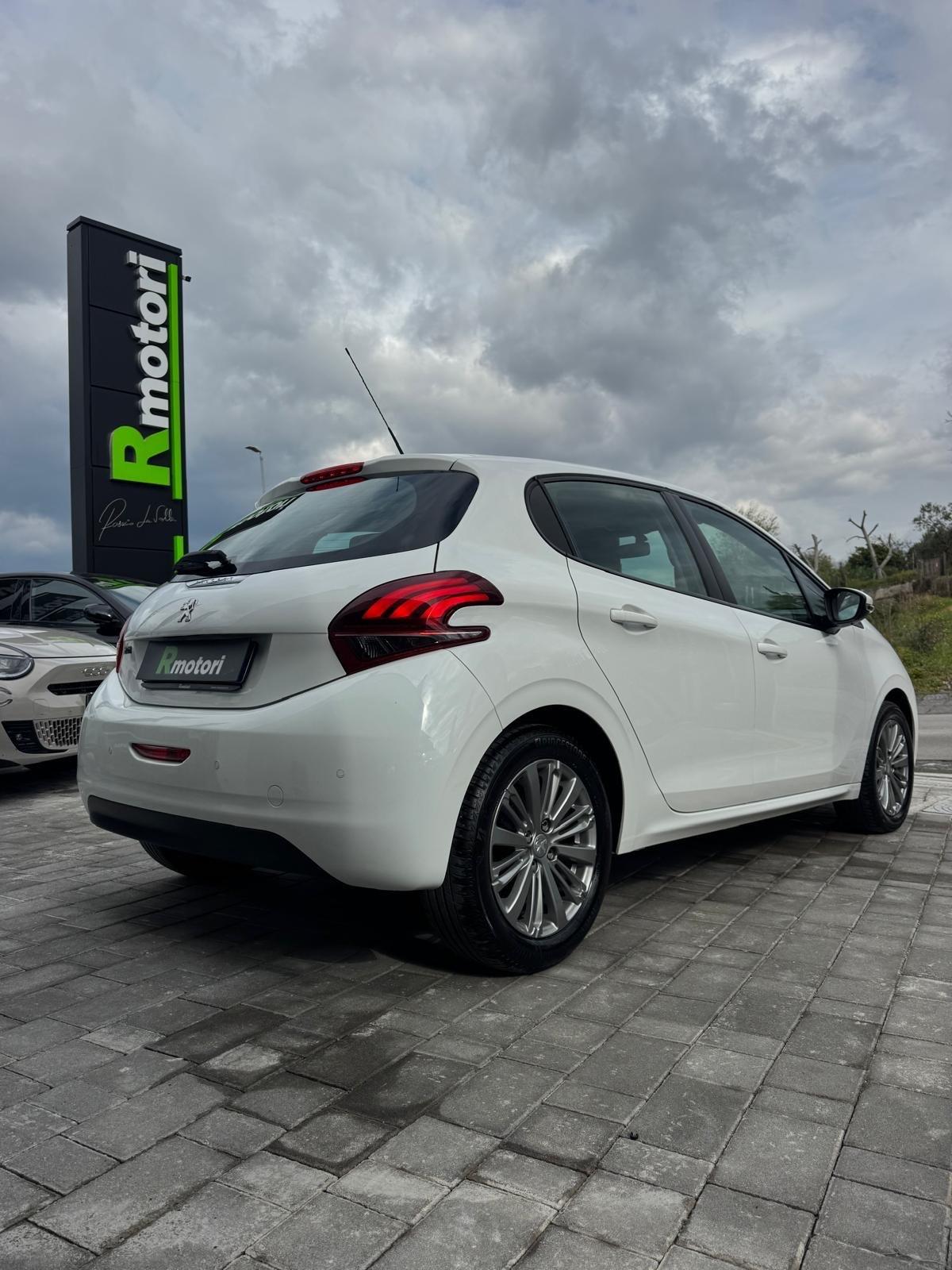 Peugeot 208 BlueHDi 75 5 porte Allure