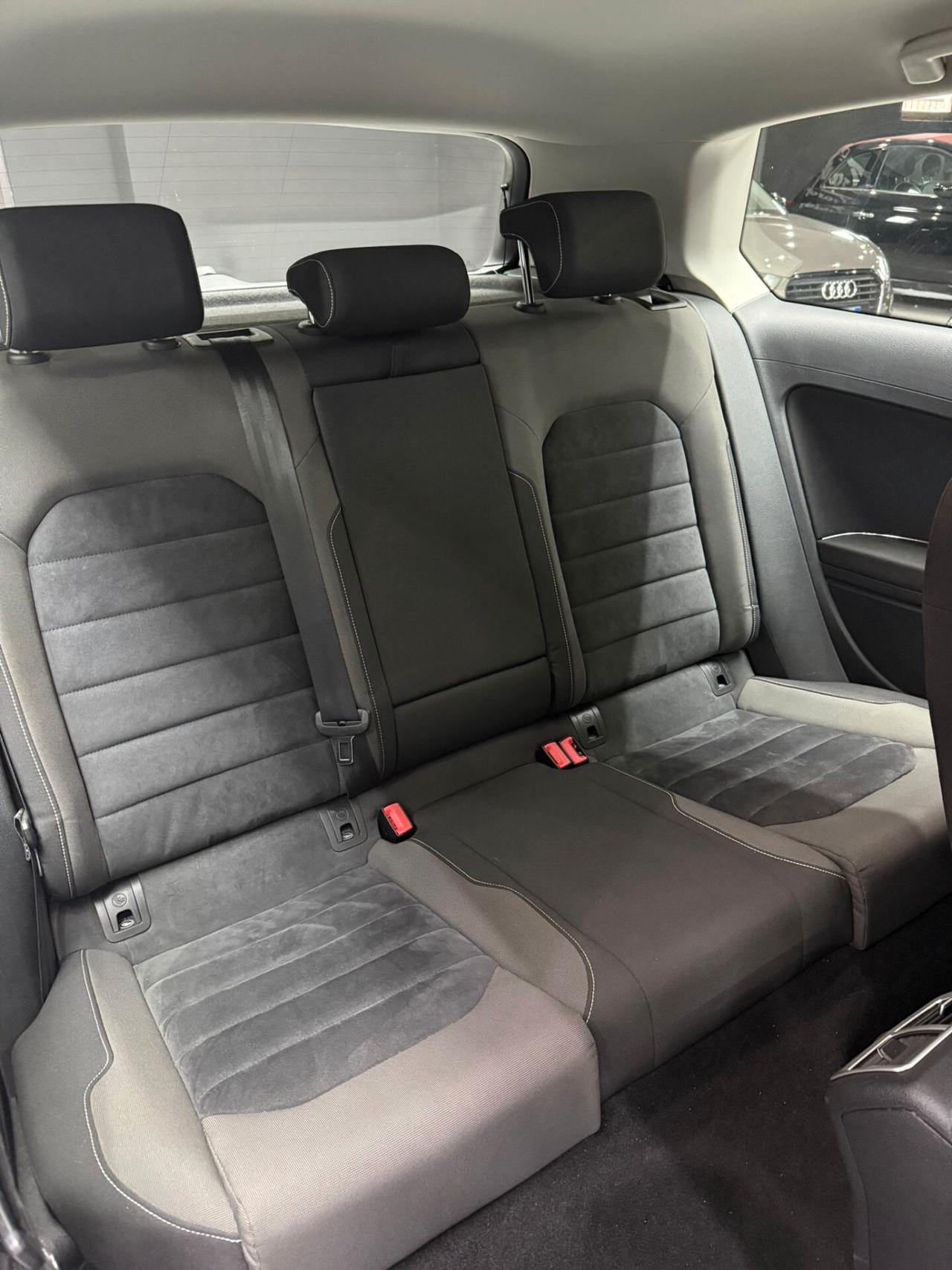 Volkswagen Golf 2.0 TDI DSG 3p. Highline BlueMotion Technology