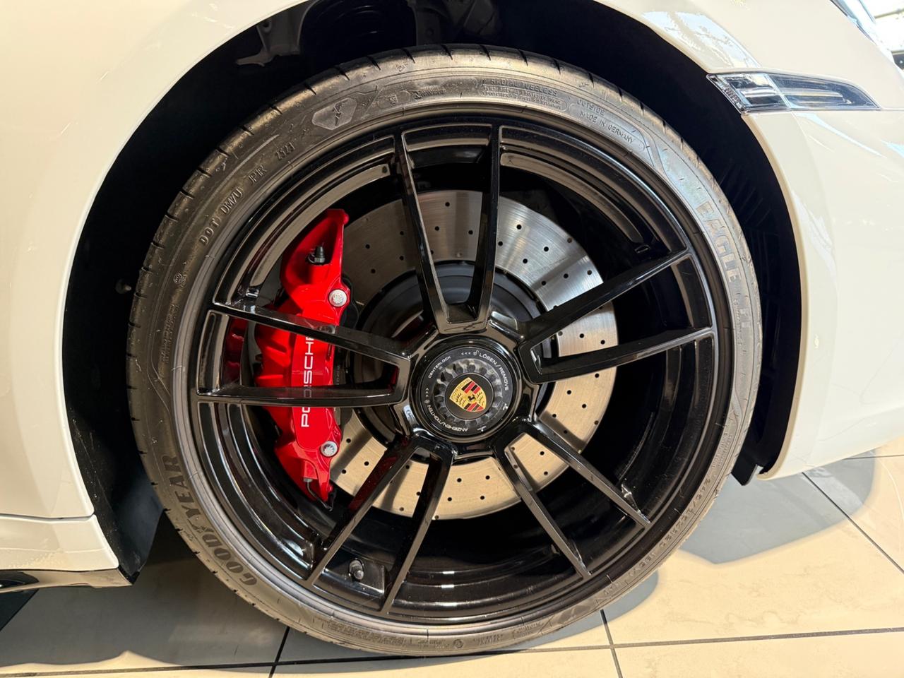 Porsche 992 Carrera GTS