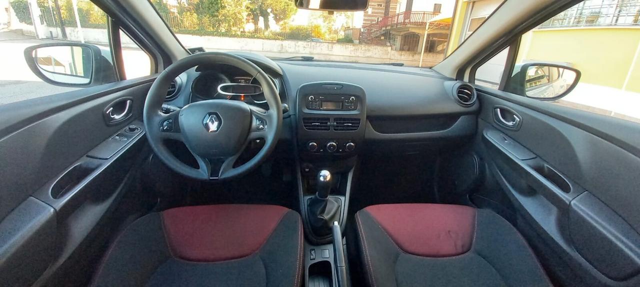 Renault Clio Benzina cc. 1.200 5 Porte 5 Posti Utilizzabile anche per i Neopatentati.