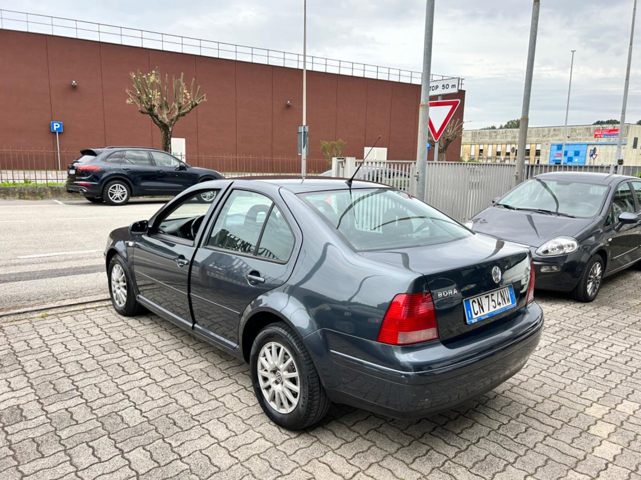 Volkswagen Bora NEOPATENTATI 1.6 16V cv105 cat Trendline