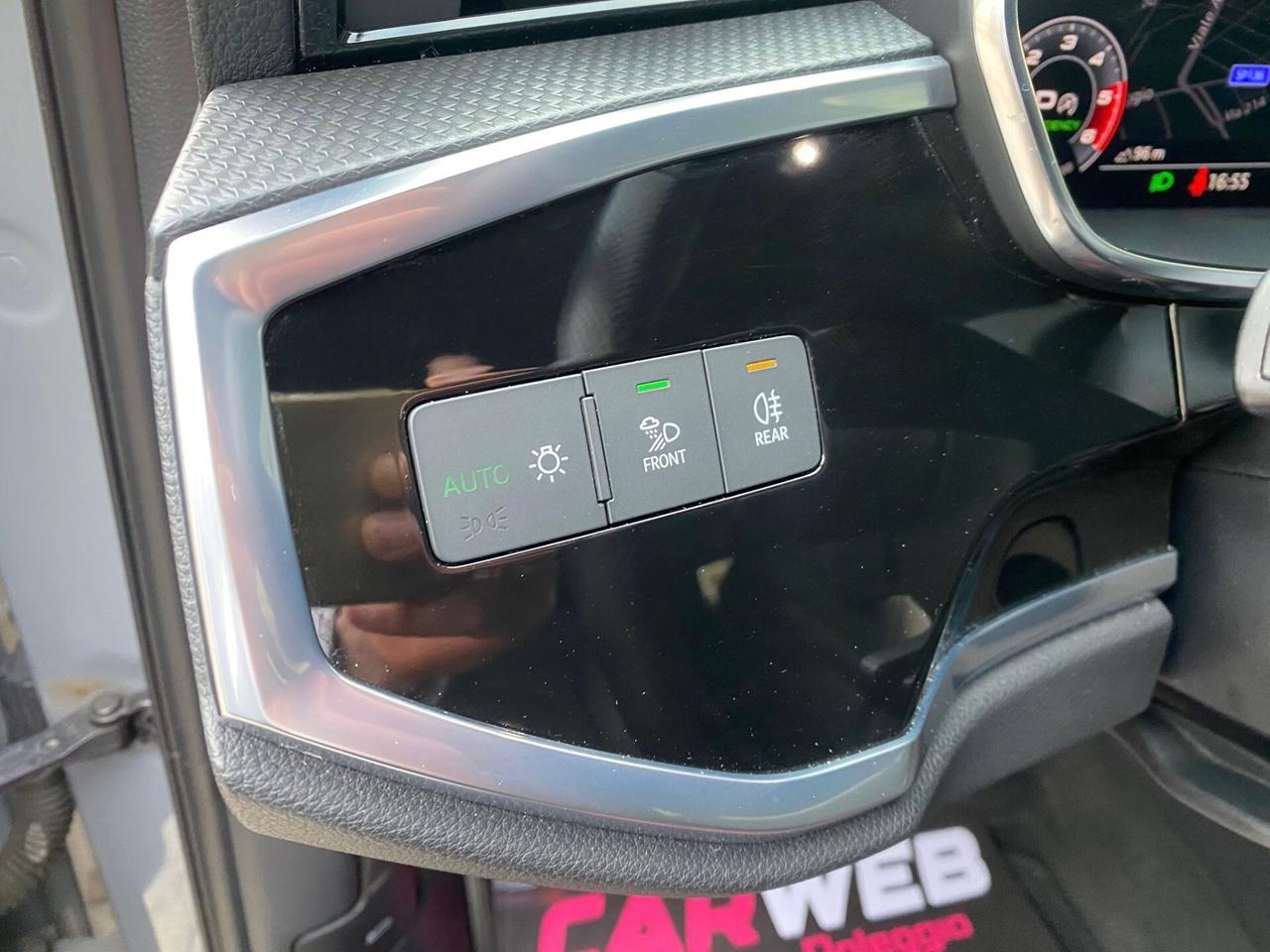 AUDI Q3 SPORTBACK 40 TDI S line 2021