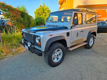 Land Rover Defender 90 TDI 200 RESTAURATA!