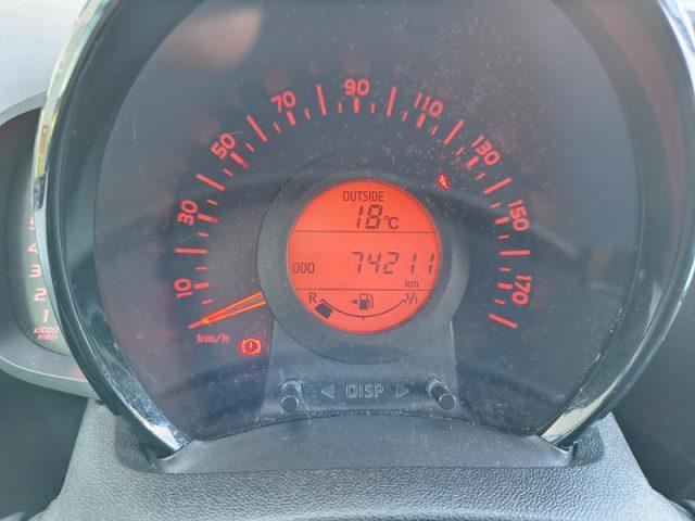 TOYOTA Aygo 1.0 VVT-i 69 CV 5 porte x-play NEOPATENTATI