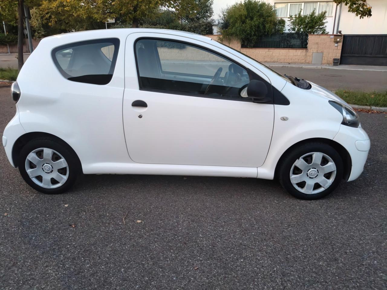 Toyota Aygo 1.0 SOLO 76.000 KM NAV
