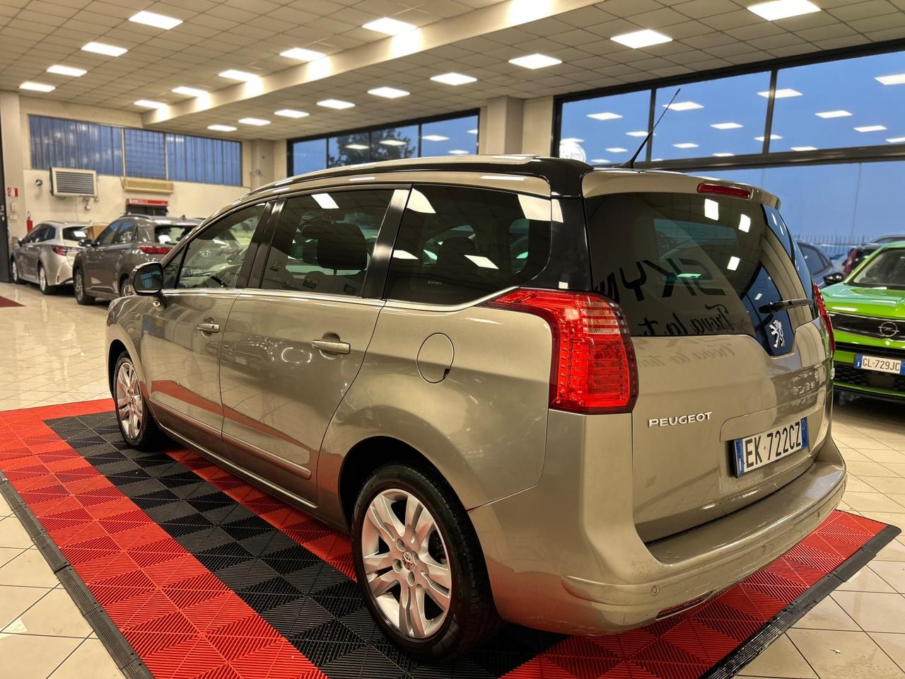 Peugeot 5008 2.0 HDi 150CV Allure