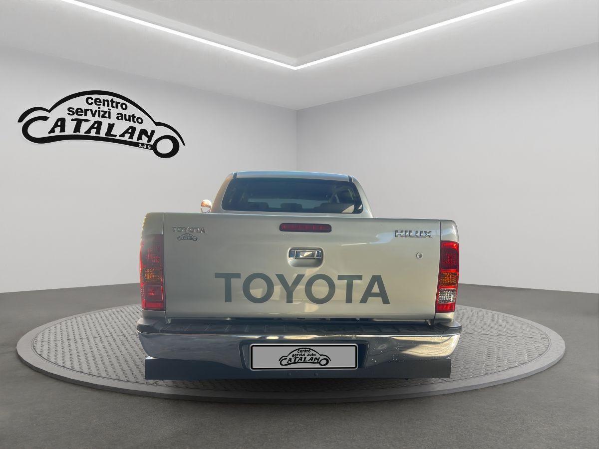 TOYOTA - Hilux 3.0 d-4d 171CV double cab SR 4x4 ridotte