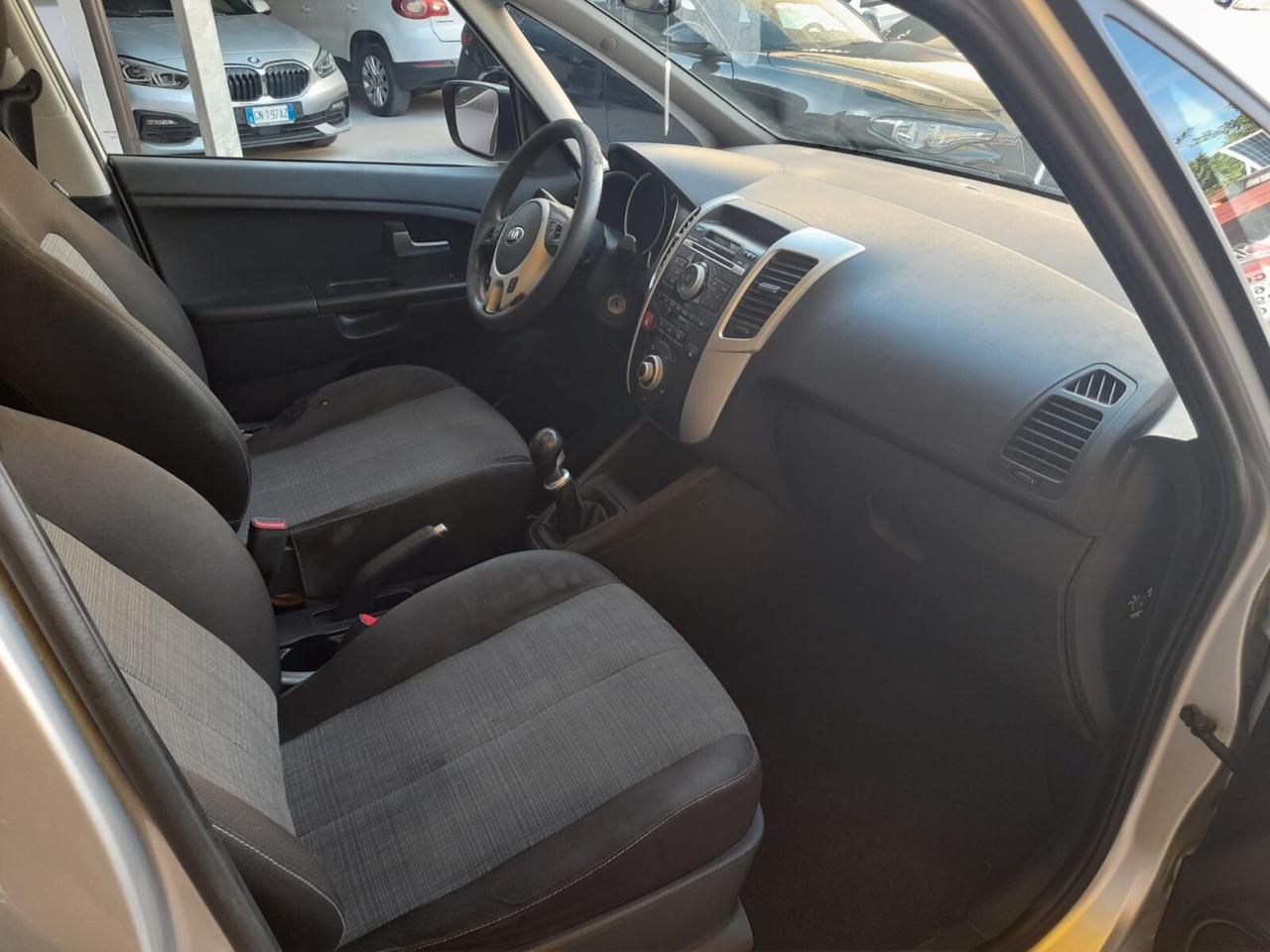 Kia Venga 1.4cc diesel 12 mesi garanzia-2013