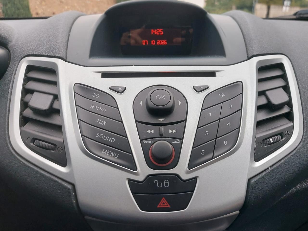 Ford Fiesta 1.2 benzina 5p unico proprietario (neopatentati)