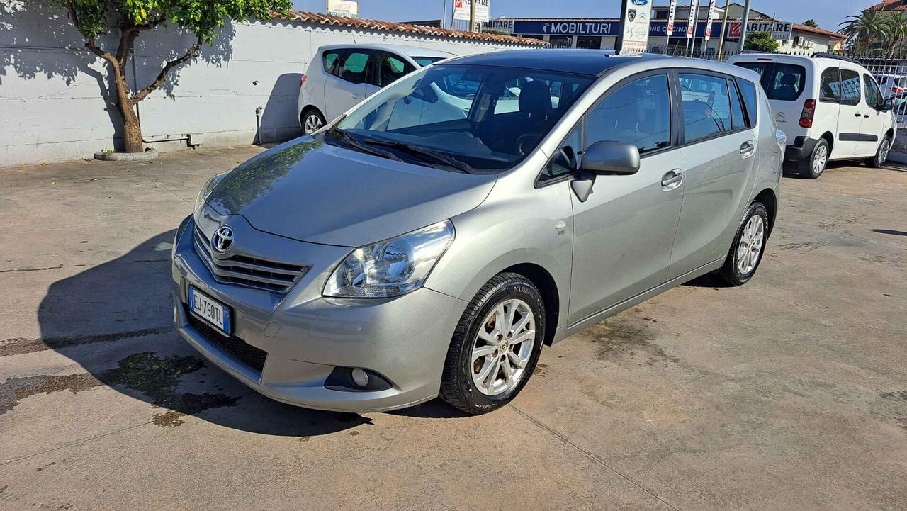 Toyota Verso 2.0 D Luxury Pack 7 posti Tetto Panoramico