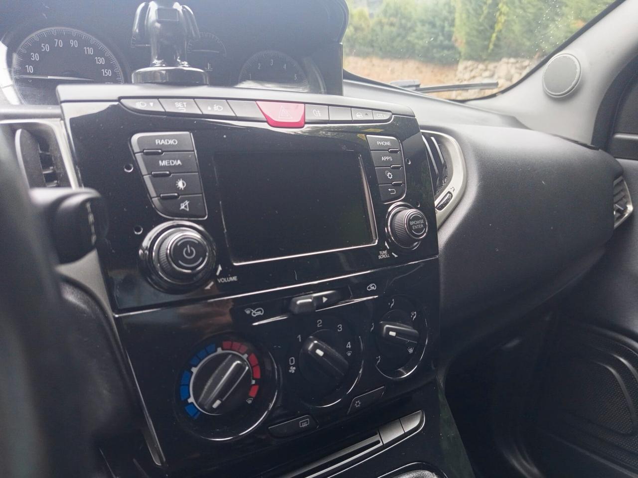 Lancia Ypsilon 1.2 69 CV 5 porte S&S Gold