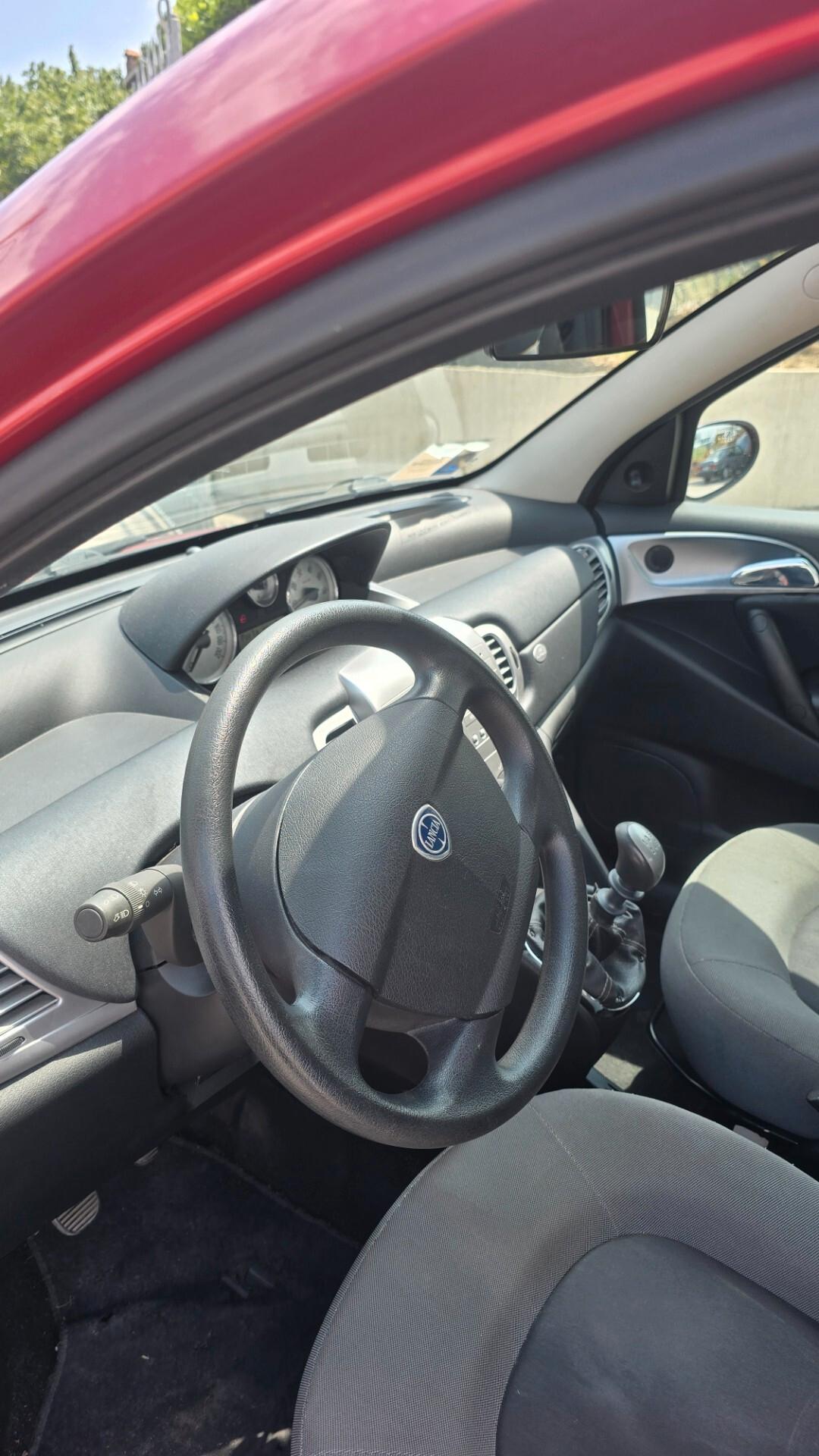 Lancia Ypsilon 1.2 Argento