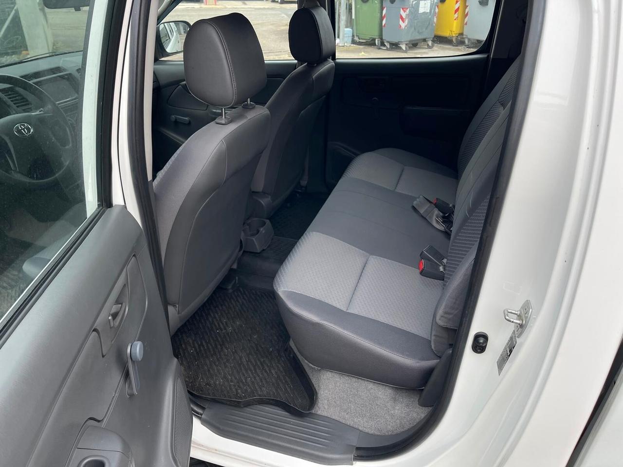 Toyota Hilux 2.5 D-4D 4WD 4p. Double Cab GX 4x4