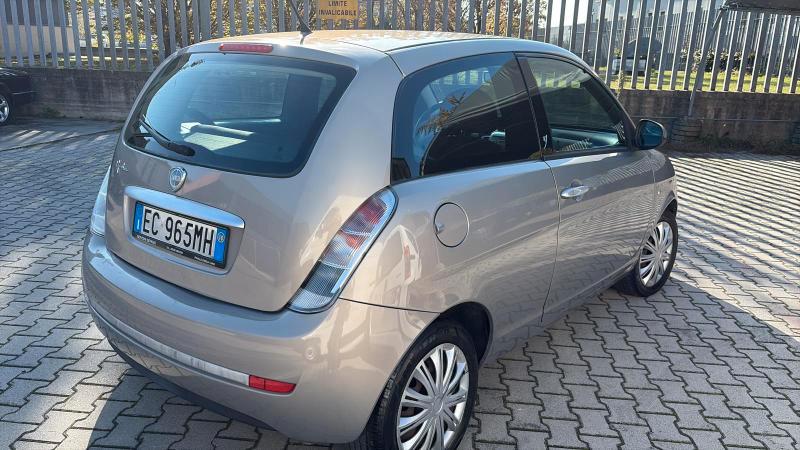 Lancia Ypsilon 3 Porte Ypsilon 1.2 8v Platino