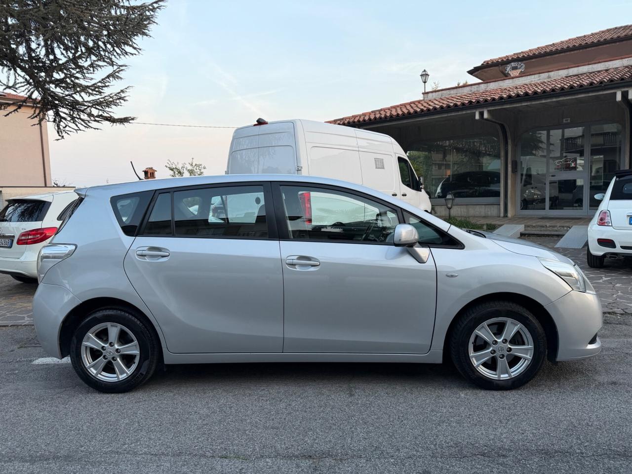 Toyota Verso 1.8 CVT Sol