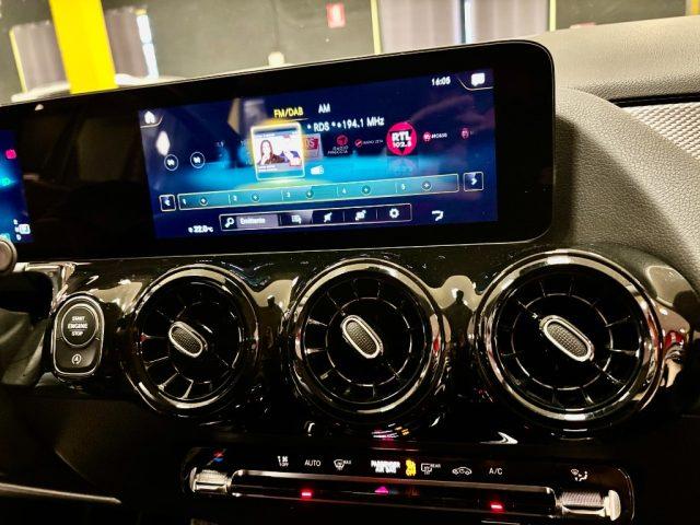 MERCEDES-BENZ GLA 200 d Automatic Sport UNIPRO - NIGHT BLACK EDITION