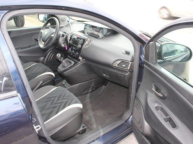 LANCIA Ypsilon 1.2 69 CV 5 porte Silver