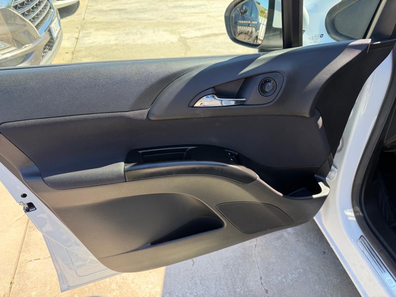 Opel Meriva 1.7 CDTI 110CV b-color /CAR PLAY