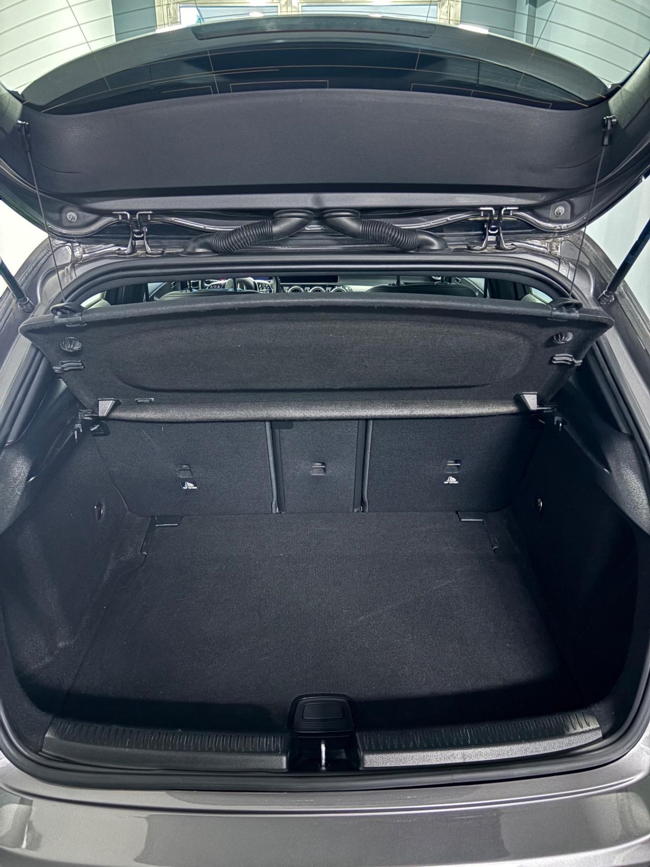 Mercedes classe A 180D Automatic luci ambient