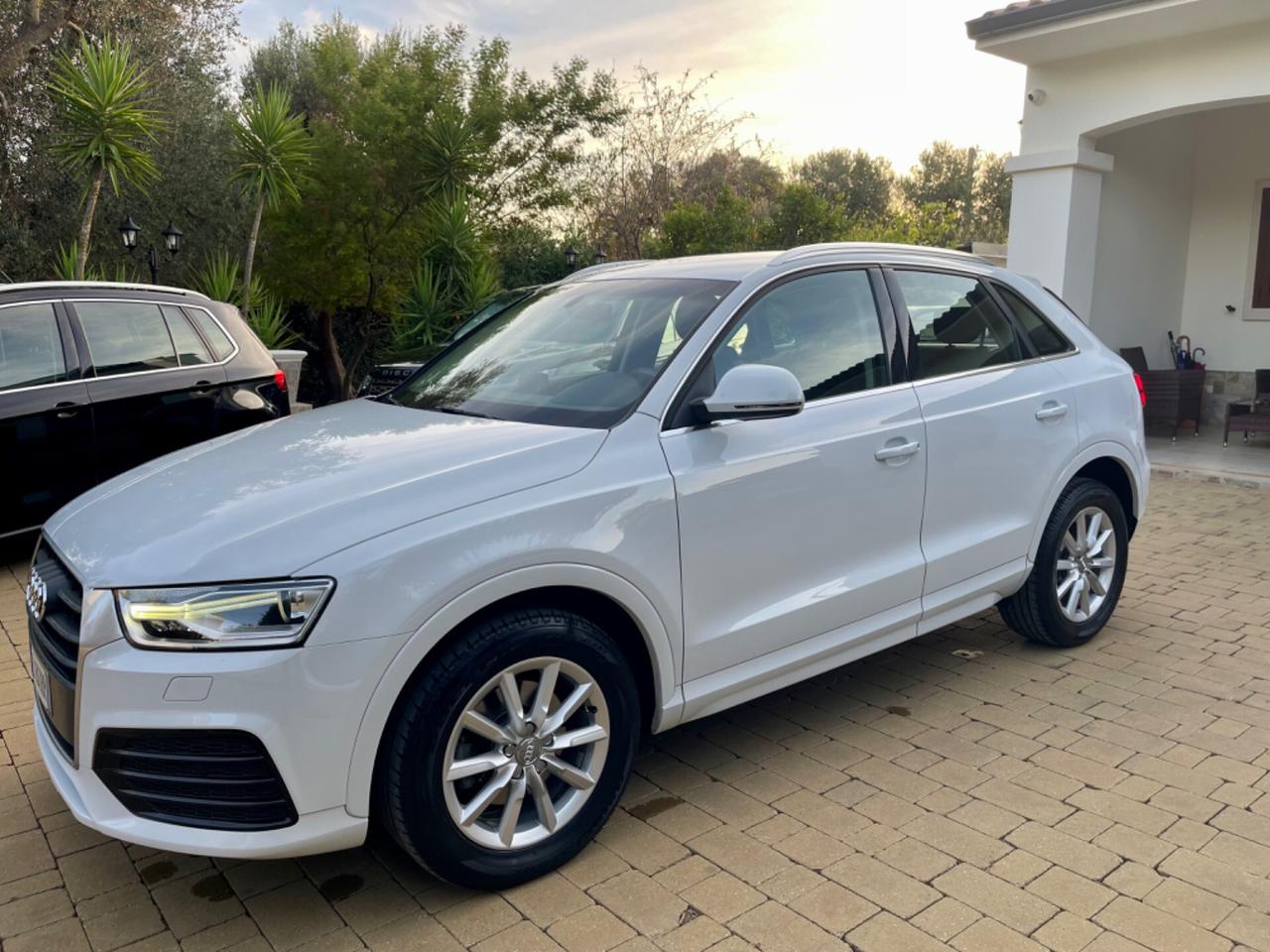 AUDI Q3 2.0 TDI 120CV STRONIC EDITION FULL MY17