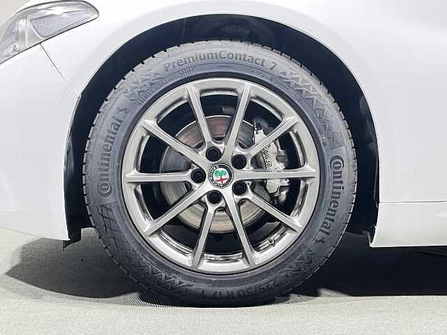 Alfa Romeo Giulia 2.0 Turbo 200 CV AT8 Business