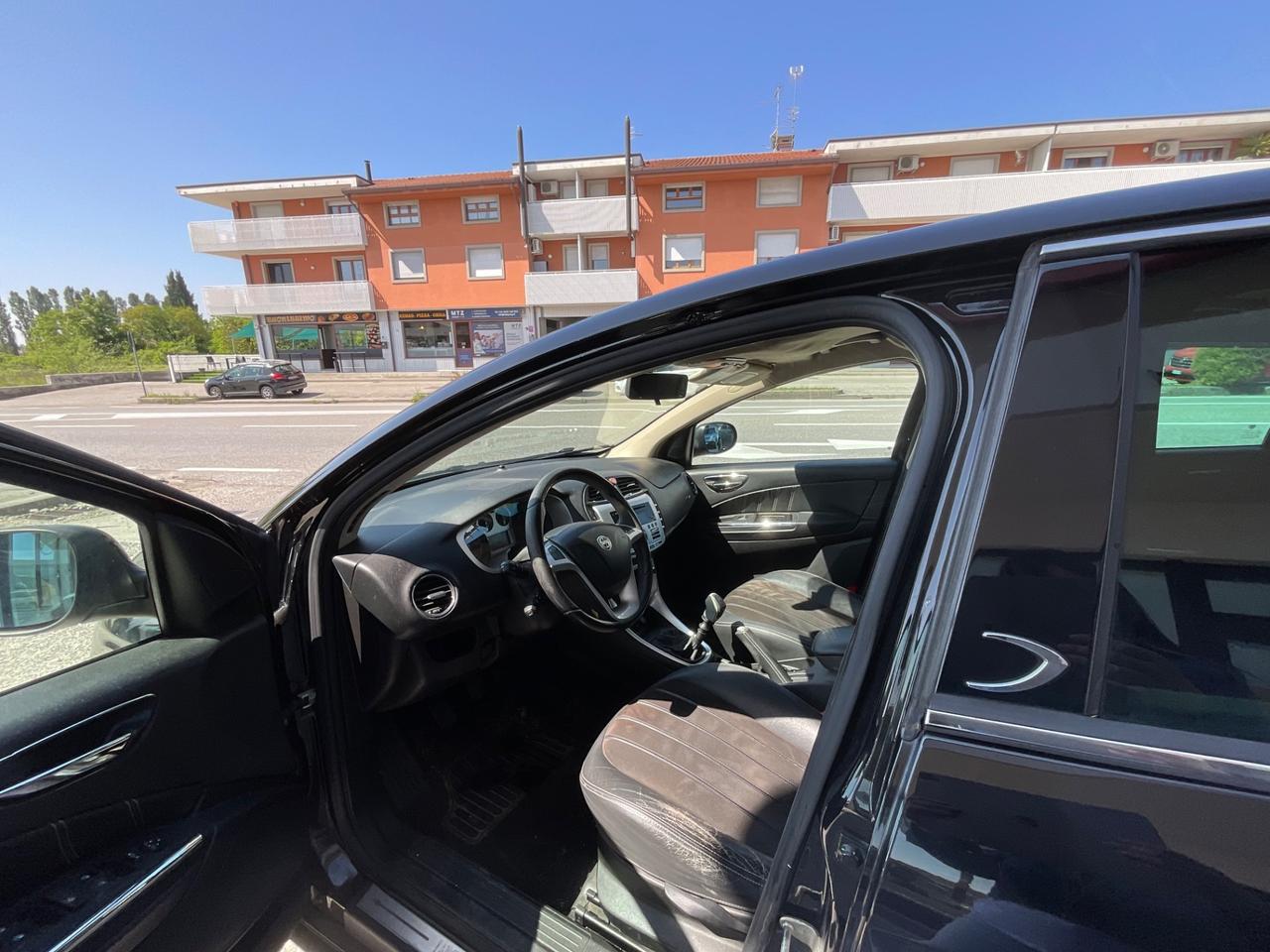 Lancia Delta 1.6 MJT DPF Platino