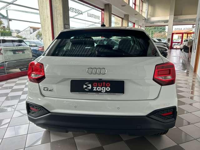 Audi Q2 30 TFSI Business Advanced