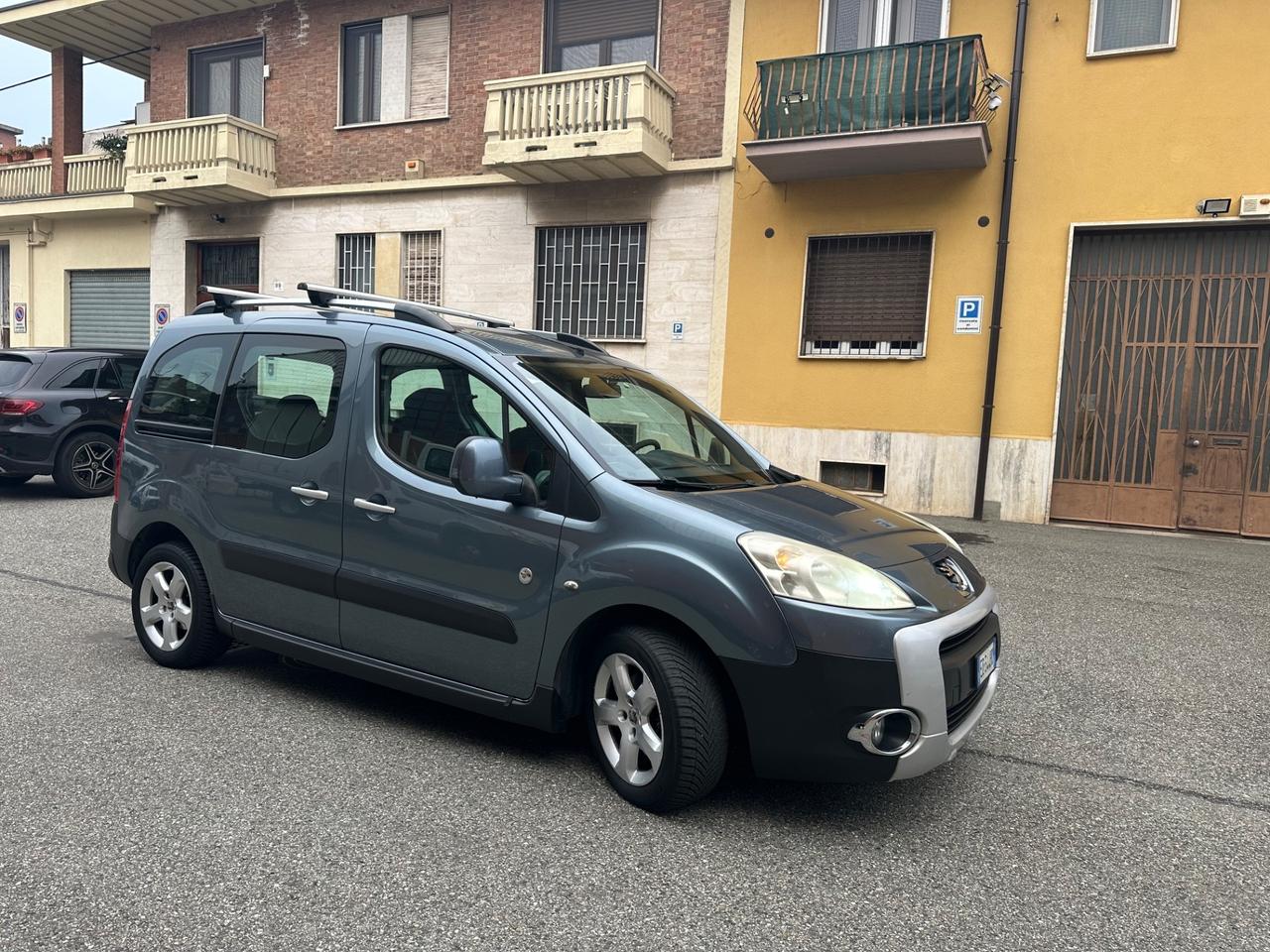 Peugeot Partner 7 posti 1.6 gpl della casa euro 5
