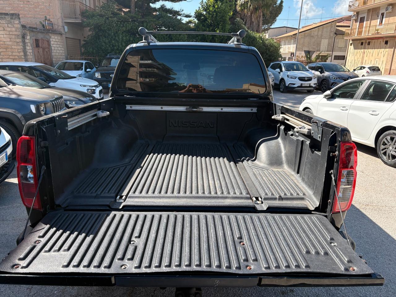 Nissan Navara 2.5 dCi 4 porte Double Cab LE