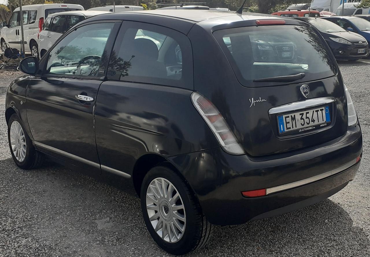 Lancia Ypsilon 2012 - 1.2 69 CV Unyca LB AUTOMOBILI
