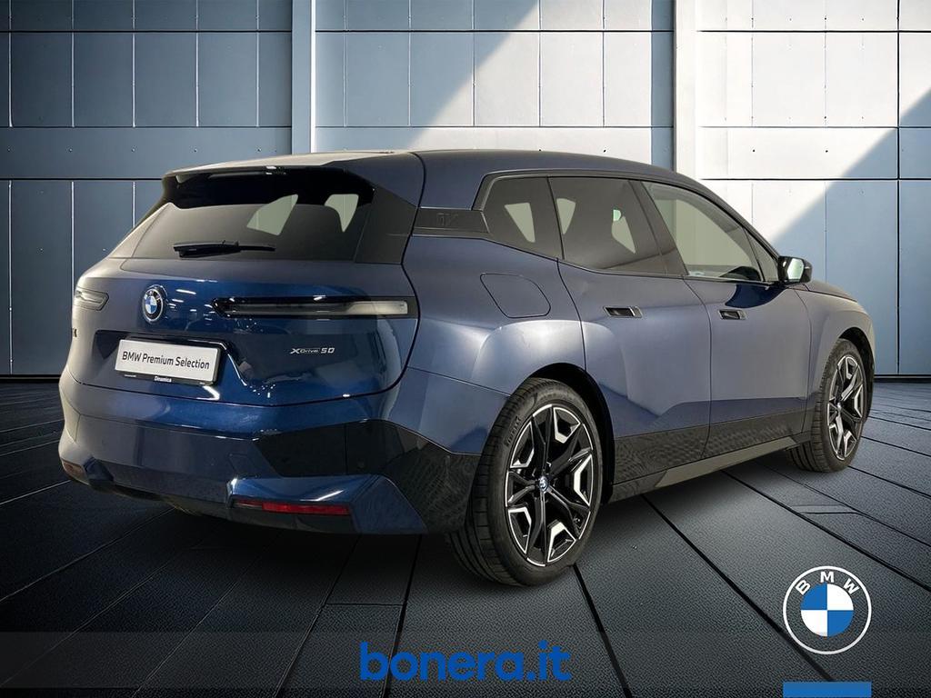 BMW iX 50 pacchetto sportivo xDrive