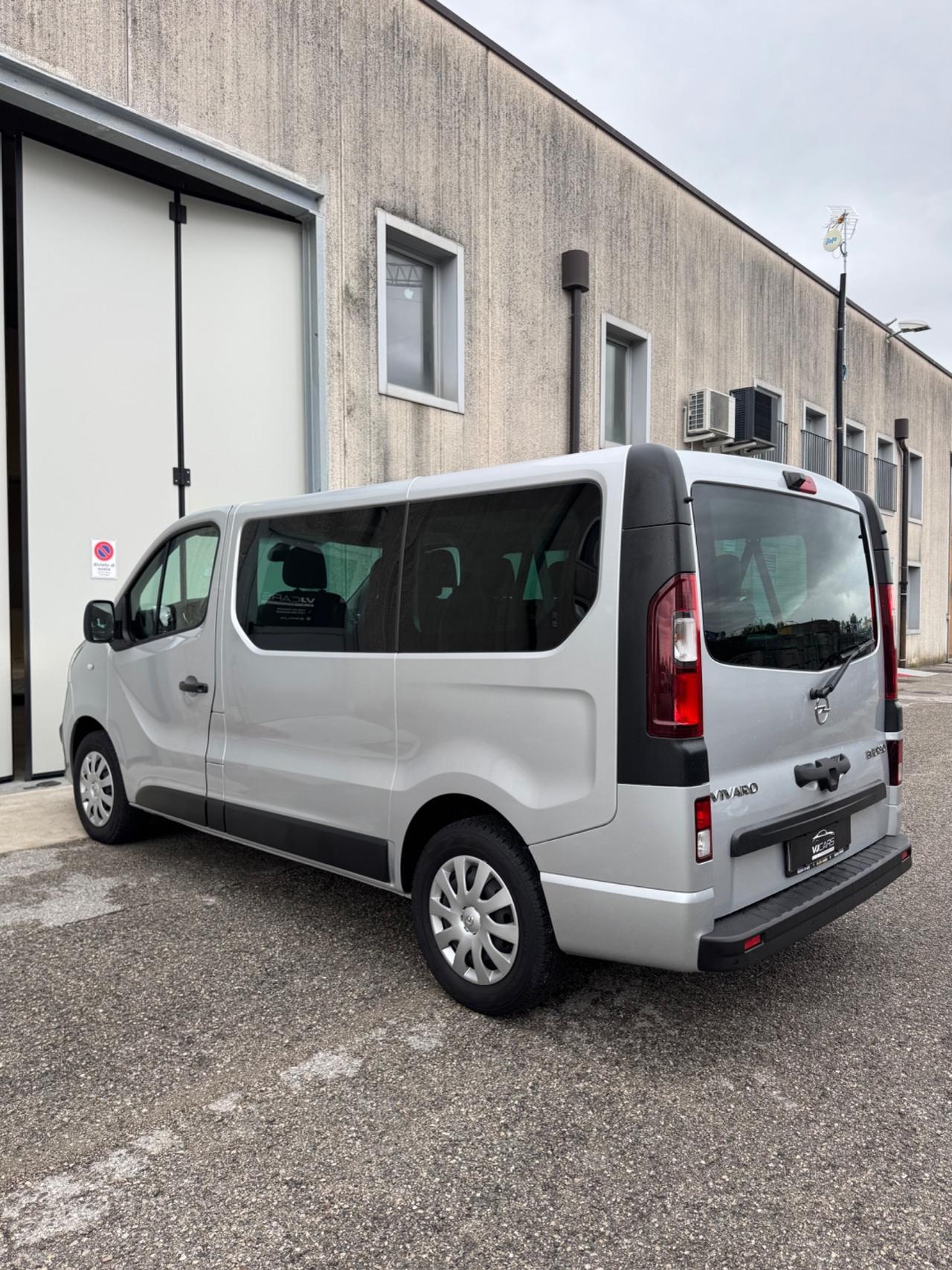 Opel Vivaro 9 posti