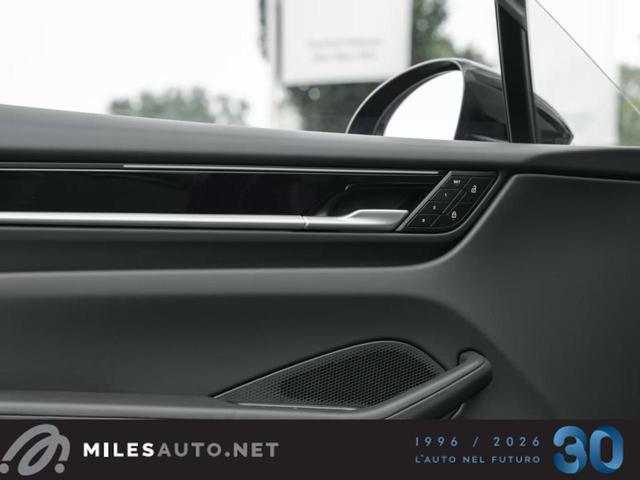 PORSCHE Macan Ev 4 PANO ACC Gancio Keyless PASM Bose