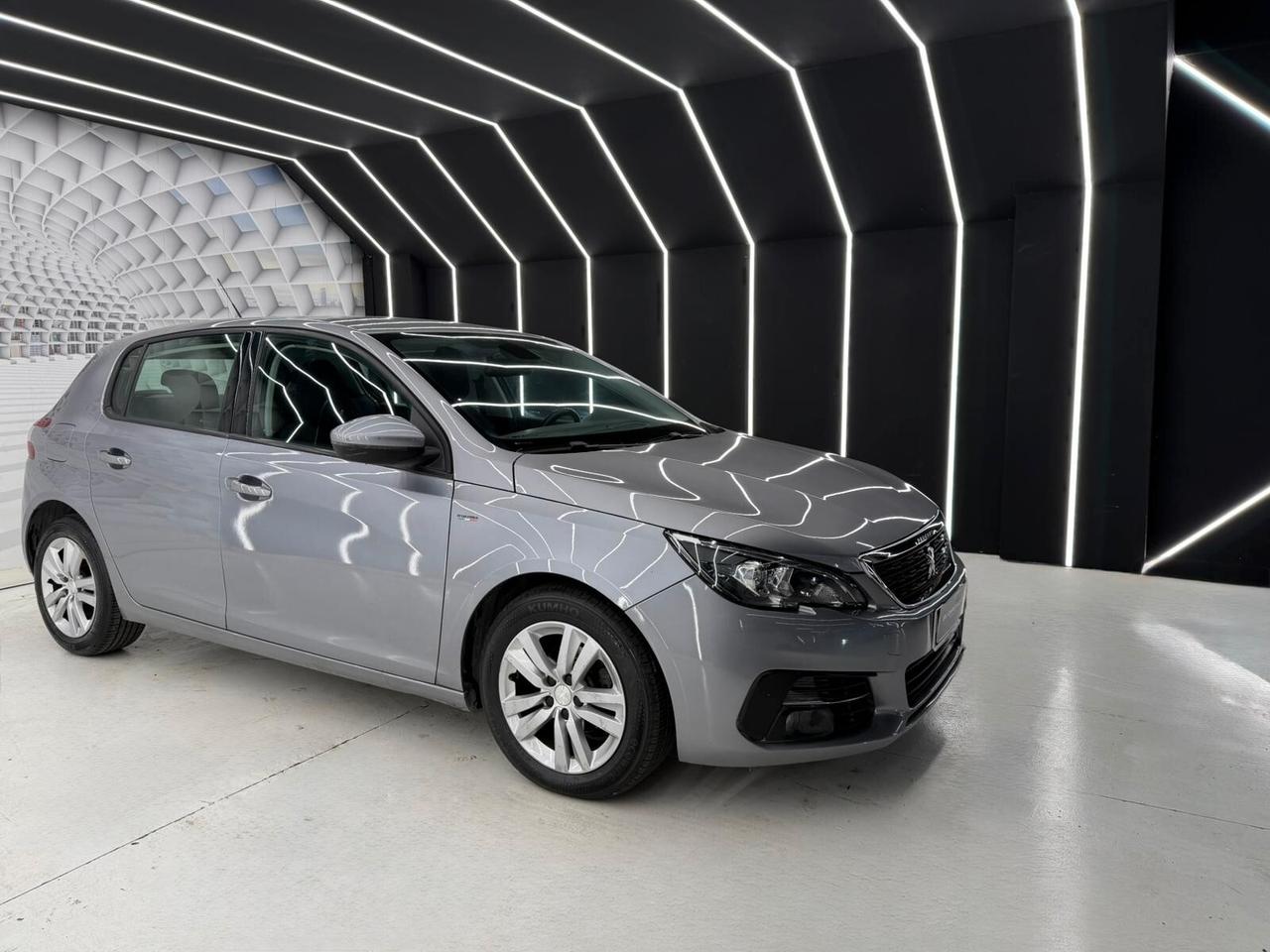 Peugeot 308 5P-1.5HDI-FULL OPTIONAL-KM CERTI-12 M GAR-PERMUTE