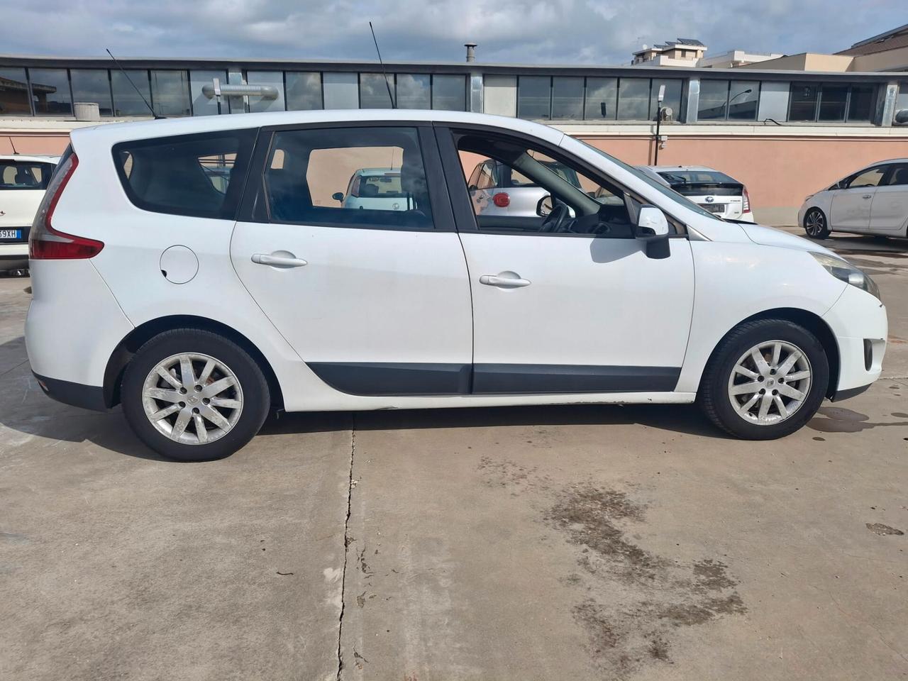 Renault Scenic 1.5 dCi 7 posti MOTORE RIFATTO