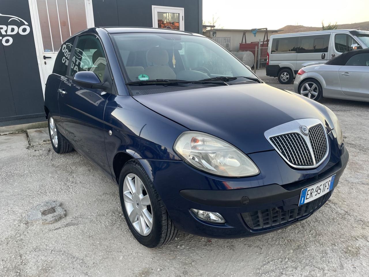 Lancia Ypsilon 1.2 16V Argento