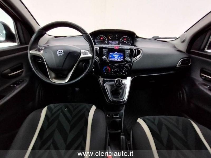 Lancia Ypsilon 1.2 69 CV 5 porte Gold