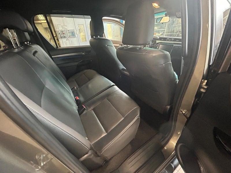 Toyota Hilux Hilux 2.8 D A/T 4WD 4 porte Double Cab Invincible