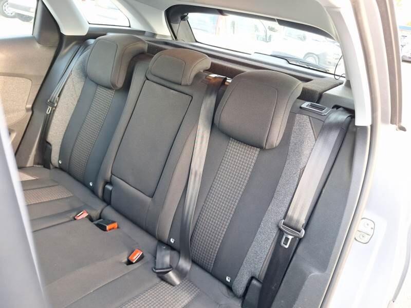 Peugeot 3008 BlueHDi 130 S&S Business