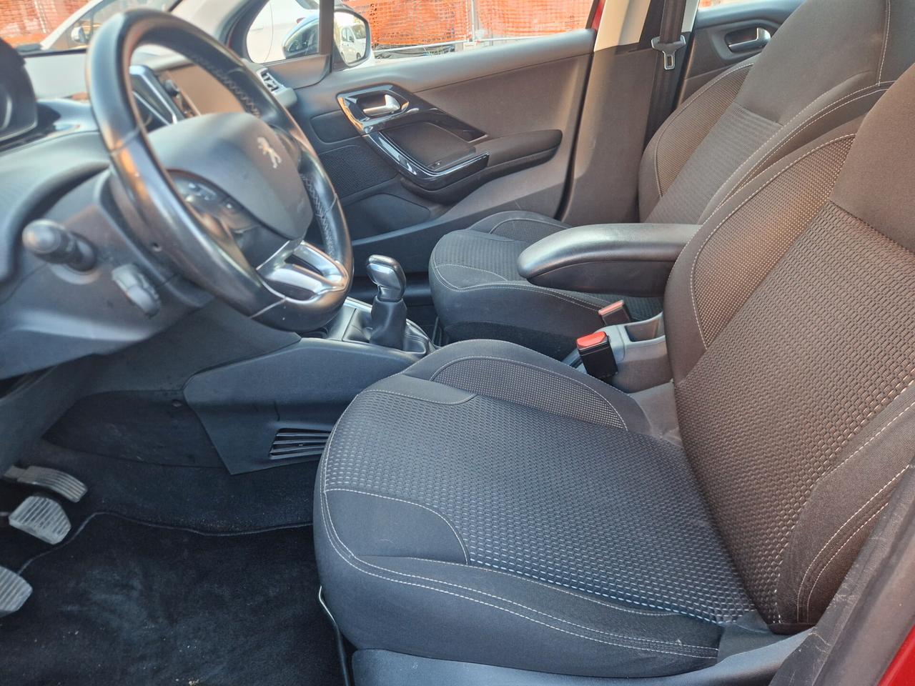 Peugeot 208 HDi 100cv 5 porte Allure