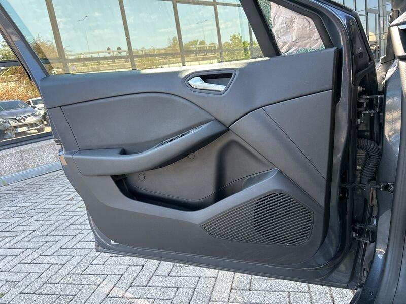 Renault Clio V 2019 1.6 E-Tech hybrid Intens 140cv auto my21
